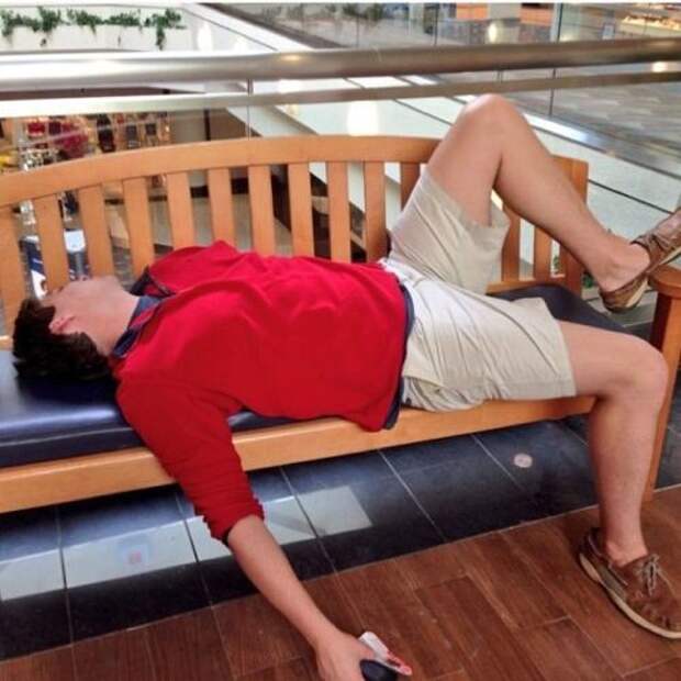 guys waiting for girls 6 Guys waiting for girls: weve all been there (30 Photos)
