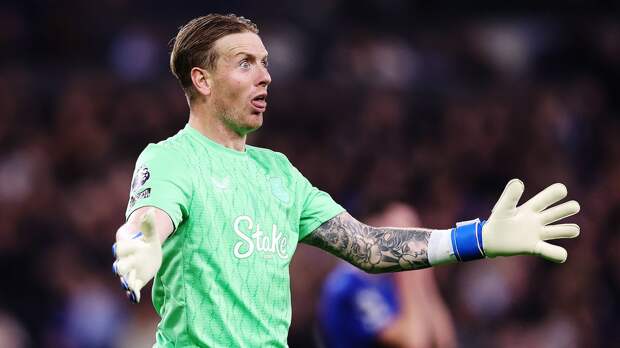 Невероятное спасение Пикфорда признано сейвом месяца в АПЛ