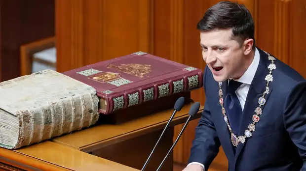 Зеленский объяснил решение распустить Верховную раду