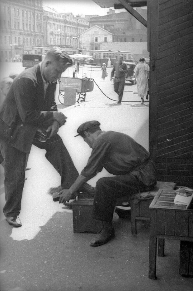 1940-е. Чистка обуви