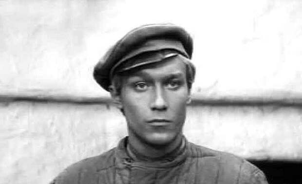 1strolespt1 16 Любимые советские актеры. Первые роли в кино. Часть 1