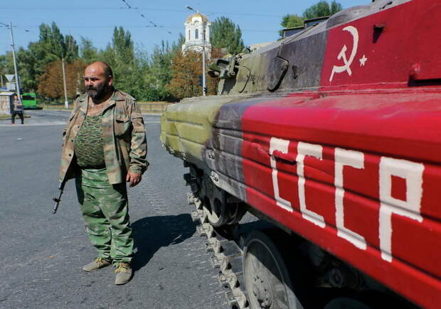 Ополченец в Донецке