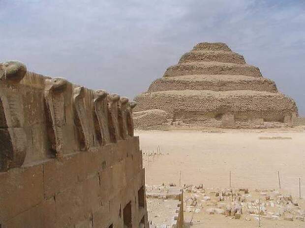 Шесть ступеней пирамиды для того, чтобы фараон поднялся на небо.