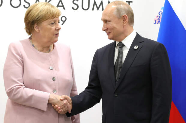 Путин признался, что будет скучать по Меркель