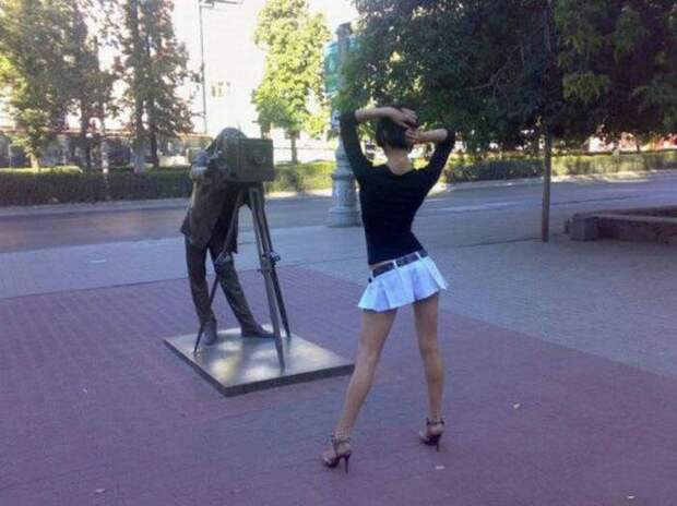 Девушки дурачатся и сходят с ума