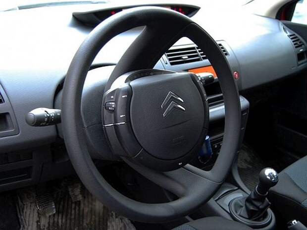 Citroen C4 автодизайн, интерьер, руль