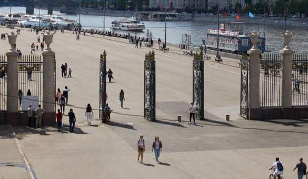Специалисты отреставрируют историческую ограду Парка Горького