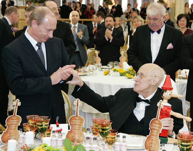 C президентом России Владимиром Путиным. Торжественный прием по случаю 80-летнего юбилея музыканта в Кремле. 2007 год. 
