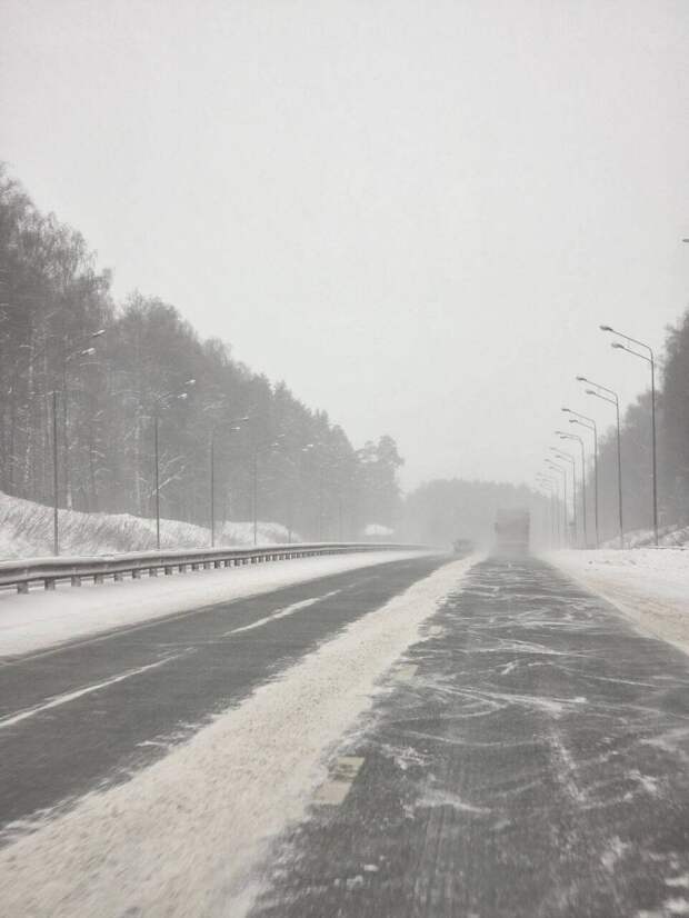 Рөстәм Миңнеханов буран сәбәпле, юлларда сак булырга өндәде