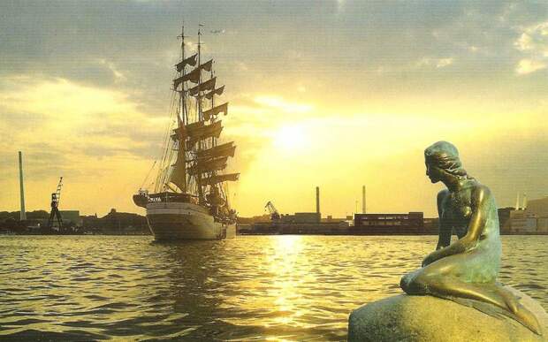 Фото достопримечательностей Стран Скандинавии: Памятник Русалочке в порту Копенгагена