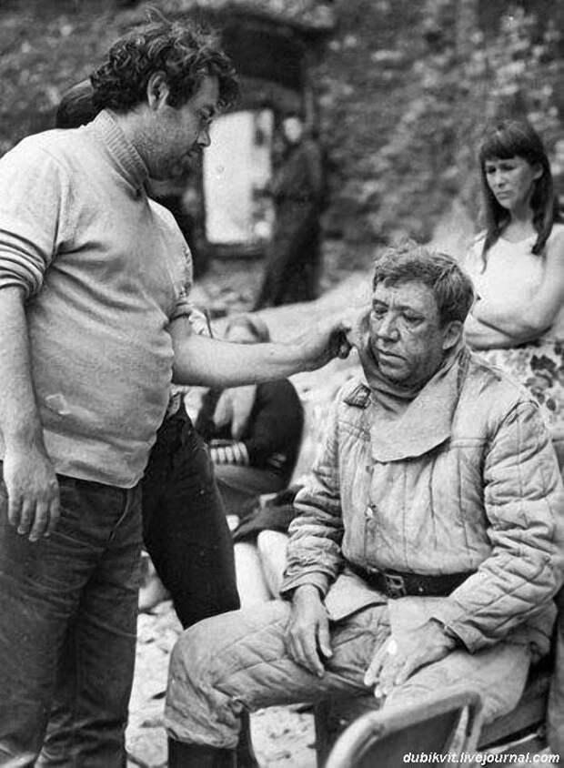 Алексей Герман и Юрий Никулин — на съемках фильма «Двадцать дней без войны». 1975 год история, советское кино, фото со съёмок