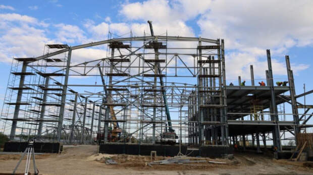 Физкультурный комплекс и детский сад: как идут стройки в городе Саки