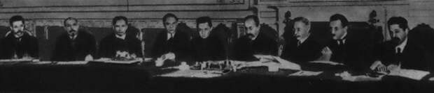 Николай II, отречение монарха, Февральско-мартовский дворцовый переворот, Февральская революция, 1917|Фото: yandex.ru Николай II, отречение монарха, Февральско-мартовский дворцовый переворот, Февральская революция, 1917|Фото: yandex.ru