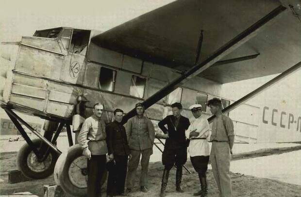 Самолет гражданской авиации К-5, конструктор К.А. Калинин – крайний слева