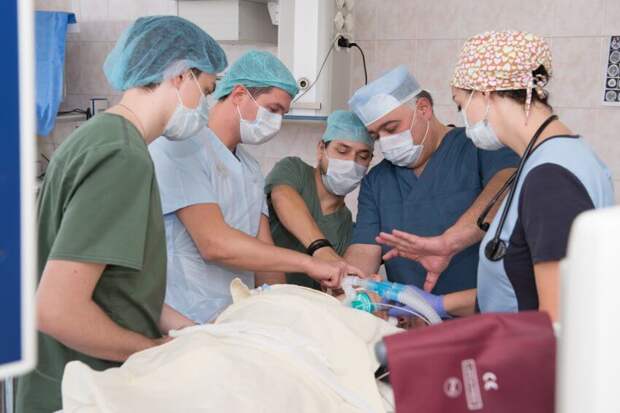 Нейрохирурги из больницы имени Вересаева спасли молодую женщину / предоставлено пресс-службой больницы