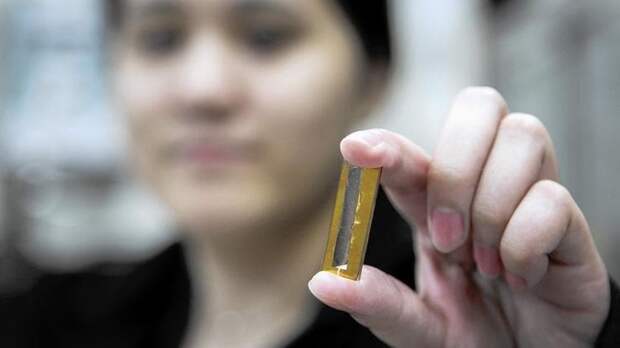 Студентка создала батарею, которая может работать 400 лет изобретения, случайности, физика, химия