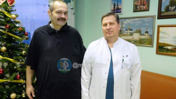 Уральские врачи вырезали из живота пациента гигантскую опухоль массой 60 кг