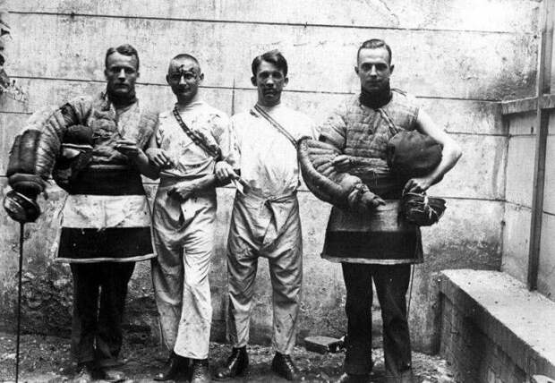 Фехтование запретили в 1933 году при Гитлере. /Фото: monpartya-mos.ru. Фехтование запретили в 1933 году при Гитлере. /Фото: monpartya-mos.ru.