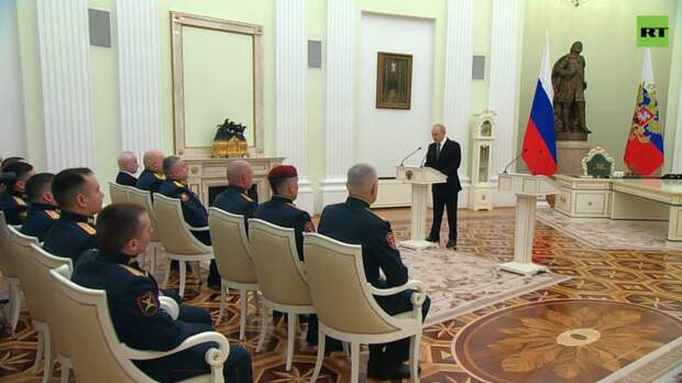 Путин вручает государственные награды в Кремле