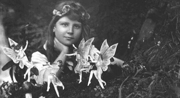 https://cdn.quizzclub.com/trivia/2017-07/elsie-wright-and-frances-griffith-claim-to-have-photographed-fairies-in-what-yorkshire-village.jpg