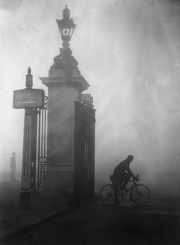 Hyde Park Corner, 25 October 1938