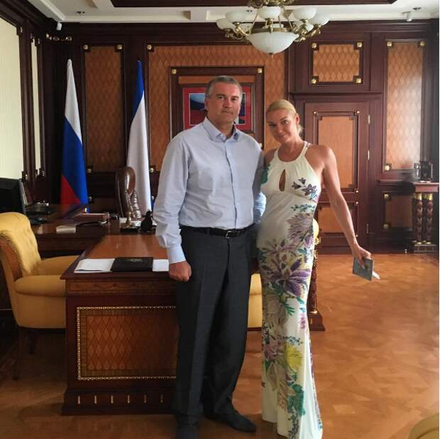 Главу Крыма «застукали» с Волочковой (фотофакт)
