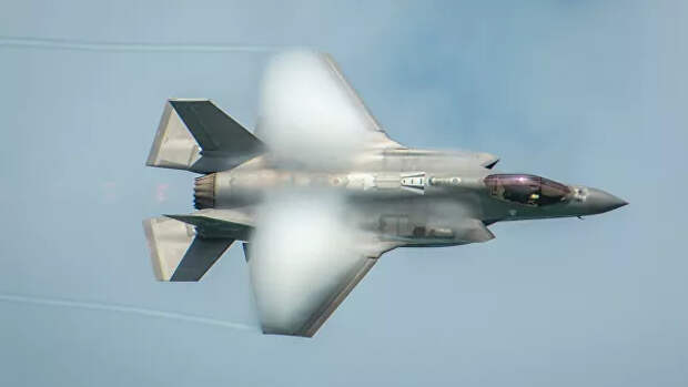 Американский истребитель F-35A Lightning II Американский истребитель F-35A Lightning II