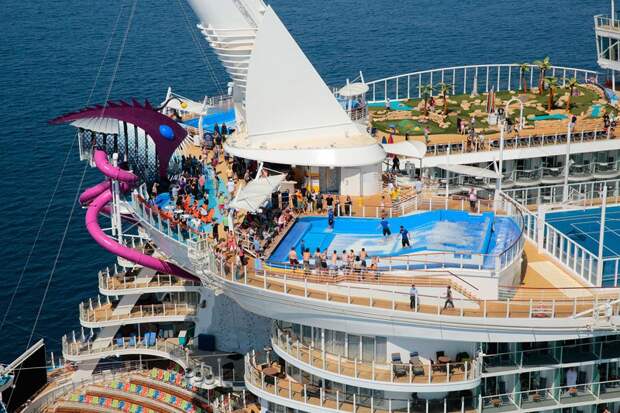 worlds-largest-passenger-ship-harmony-of-the-seas-royal-caribbean-17