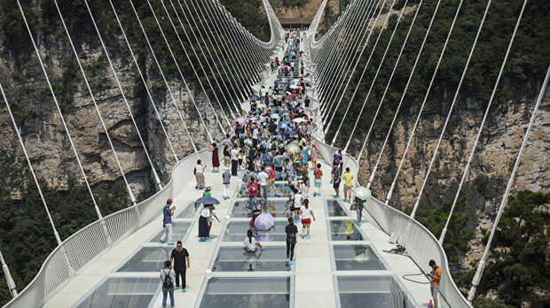 Нереальный 570-метровый мост в Китае