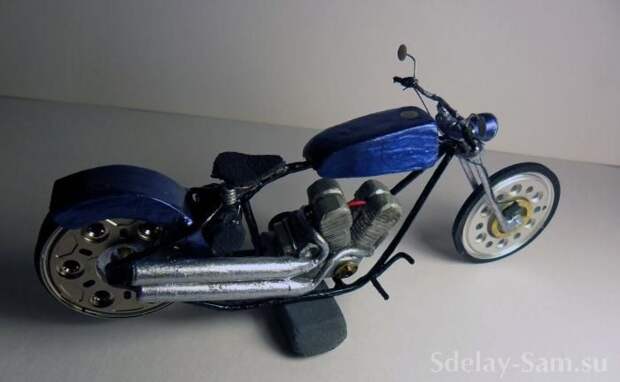 Модель мотоцикла из подручных материалов (17 фото)
