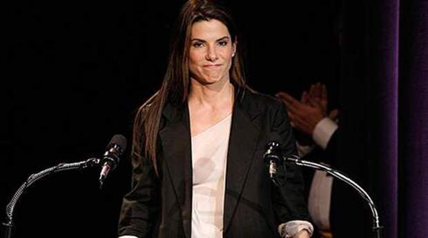 Sandra-Bullock-At-The-Razzies-4.jpgc