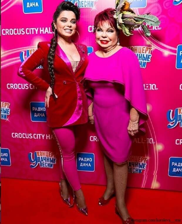 Мать Наташи Королевой рассказала о пластике