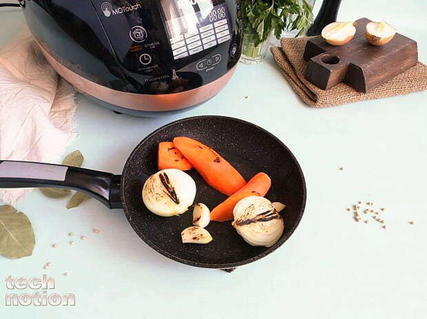 Подготавливаем овощи для бульона / Изображение: дзен-канал technotion