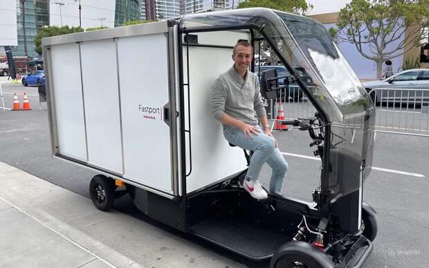 Конь педальный: протестировали новый транспорт курьеров!