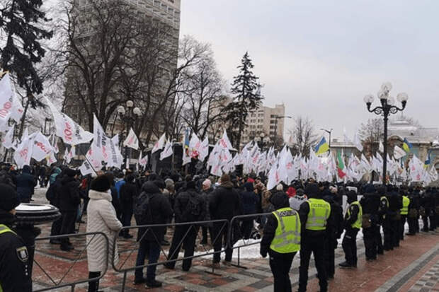 Во время митинга предпринимателей в Киеве погиб один человек