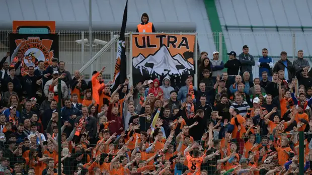 Фанаты «Шинника» напали на болельщиков «Факела» и «Урала» на матче Кубка ФНЛ