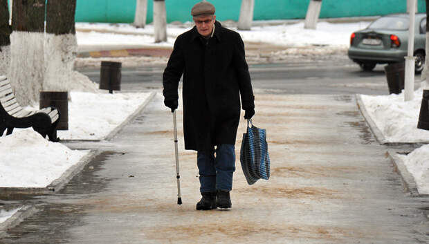 «Желтый» уровень опасности из‑за гололедицы объявили в Московском регионе на 24–25 февраля