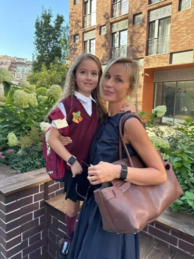 Полина Гагарина с дочерью