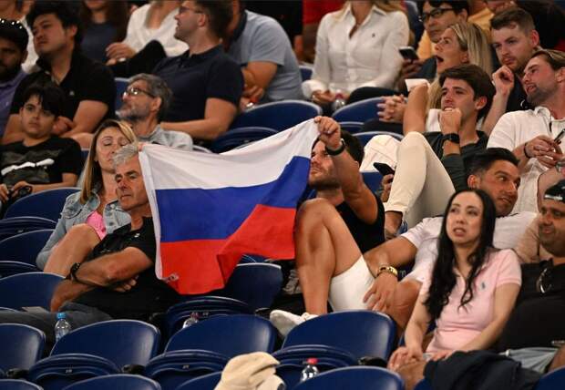 УЕФА запретила проносить флаги России на матч Украины с Румынией