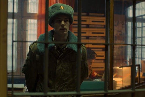 Кадр из сериала «Аутсорс»