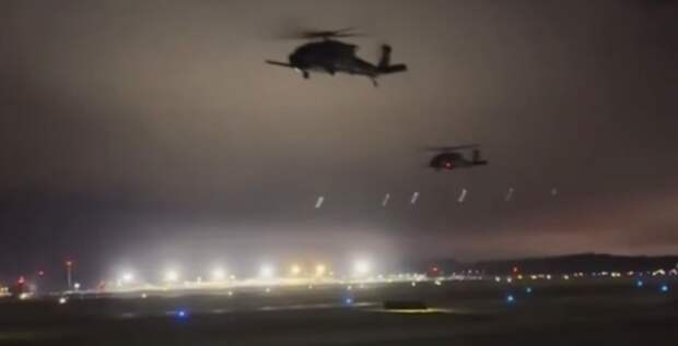 Вертолёты США в небе Каракаса. Скрин видео.