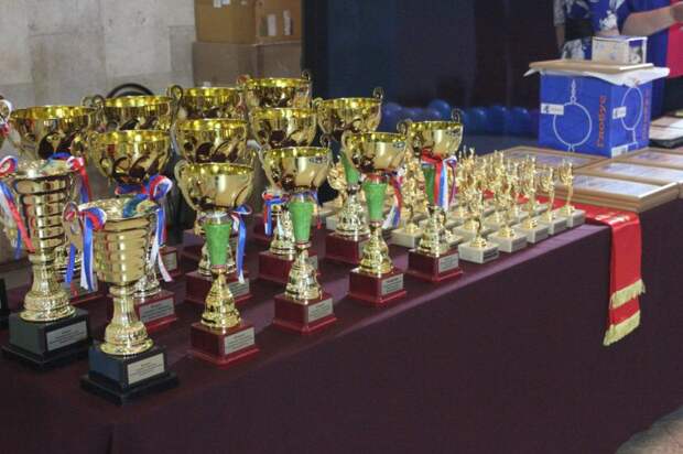 Призы/ Фото: официальная группа ЦФКИС САО