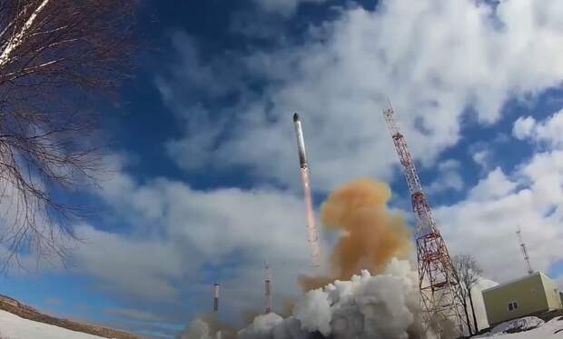 Скотт Риттер: США  не могут создать аналоги российского оружия