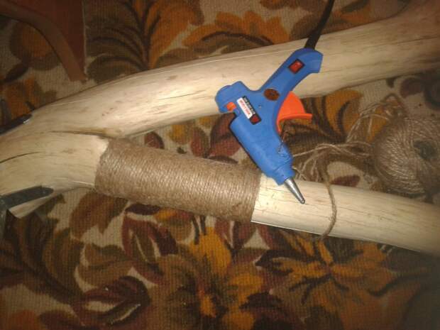 8. Начинаю обмотку арканом "кендырь", с применением горячего пистолета. (позже перейду на клей Дракон) 8. Начинаю обмотку арканом "кендырь", с применением горячего пистолета. (позже перейду на клей Дракон) животные, коты, своими руками, сделай сам