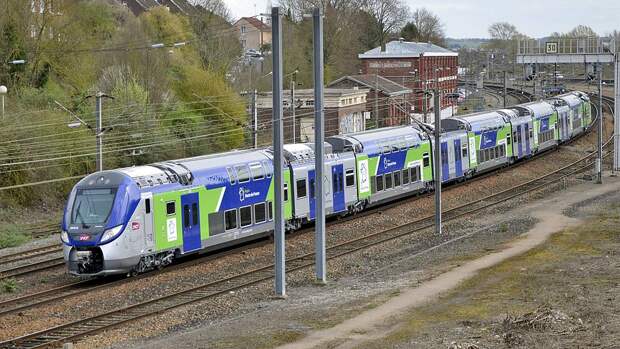 Regio2N_003XL_en_gare_de_Longueau.jpg