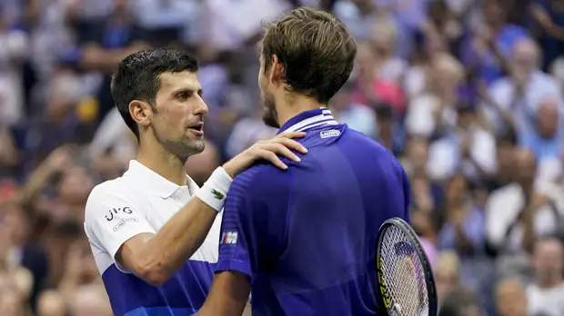 Медведев ответил на вопрос об ужине с Джоковичем за победу на Кубке Дэвиса