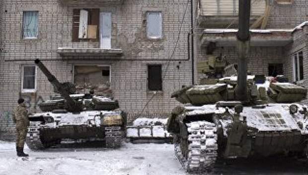 Танки ВСУ в Авдеевке, Украина. Архивное фото Танки ВСУ в Авдеевке, Украина. Архивное фото