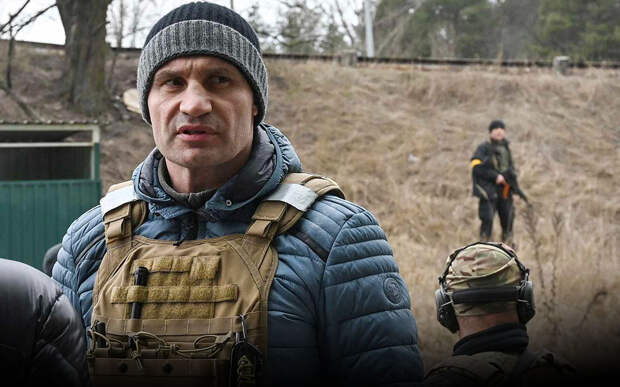 «Аааа, Кличко посоветовал»: Кличко выступил с резкой критикой Зеленского на фоне ударов ВС РФ