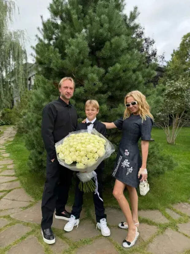 Евгений Плющенко и Яна Рудковская с сыном Александром