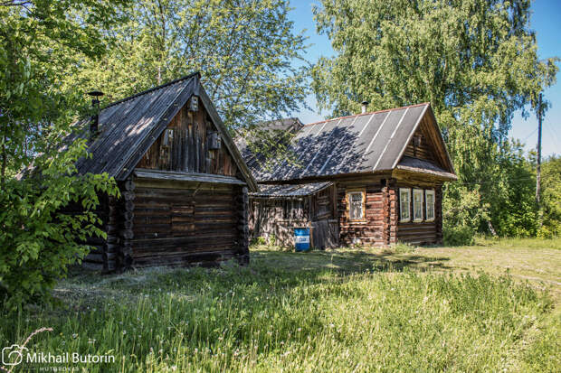 В этом селении осталась только одна семья. Доехал до починка и пообщался с последними жителями